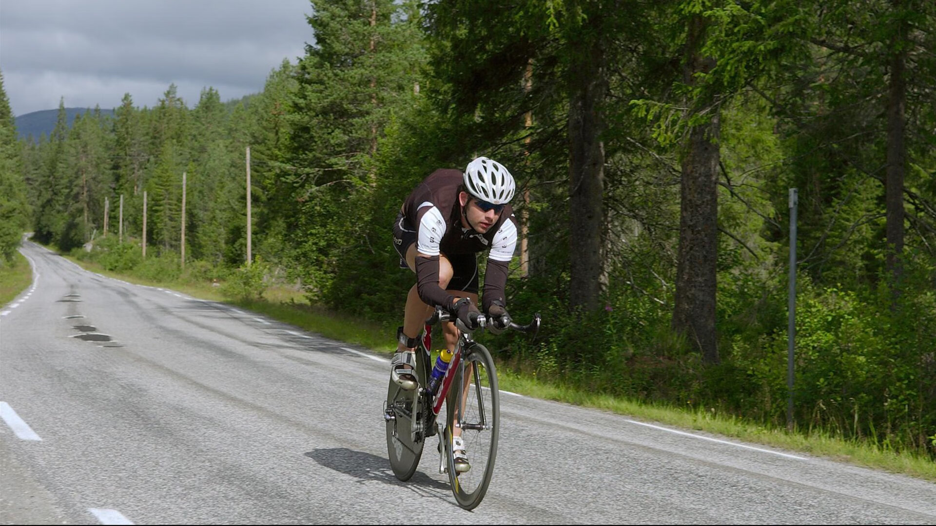 LPL战队团战配合天衣无缝：揭秘冠军战队的制胜秘籍