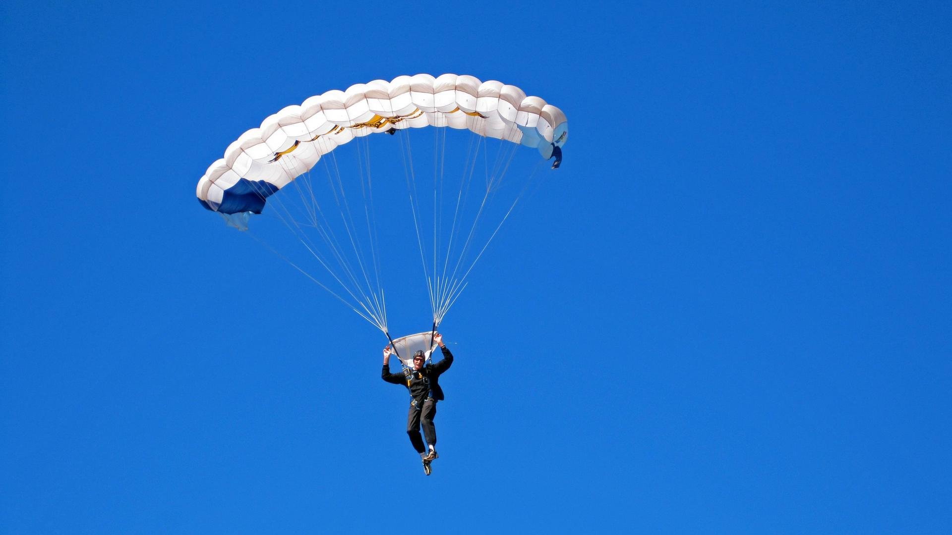 杨鸣回应质疑 球员们拼劲十足，杨鸣球员时期视频